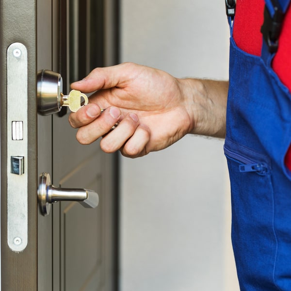 el costo promedio de los servicios de la cerrajería residencial varía según la labor a realizar